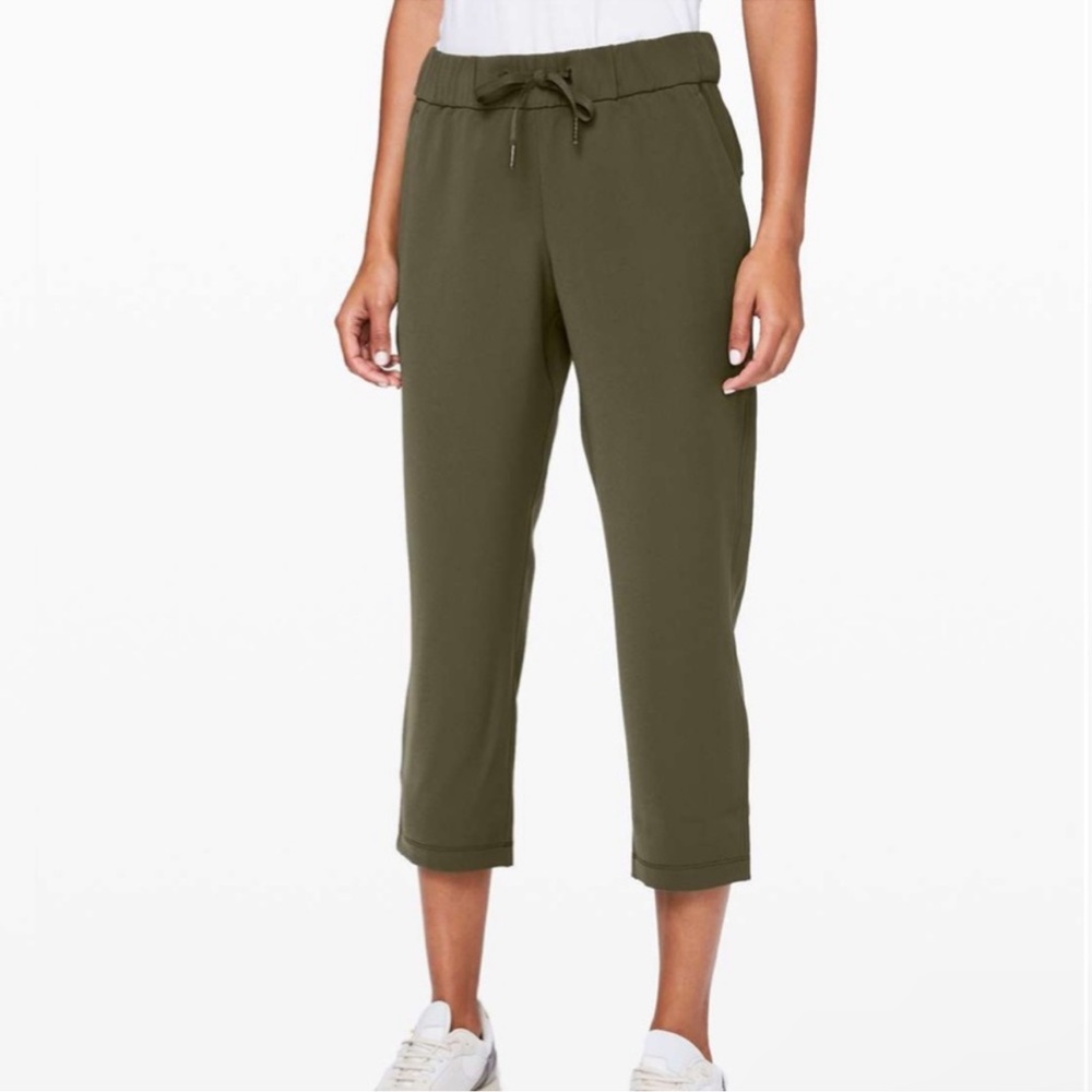 Lululemon On The Fly Crop *23" size 2